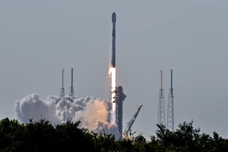 SpaceX EchoStar Spectrum Deal